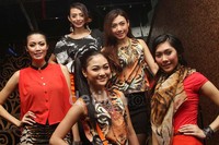 Mannequin dibalut busana animal print. Gus Mun/detikHOT.