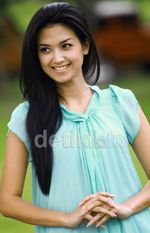 Yuk, Intip Si Cantik Sylvia Fully Syuting!