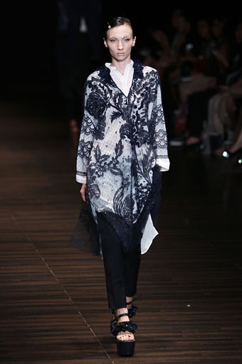 Jakarta, Indonesia - 05 Juni. Postcard by Biyan Wanaatmadja 30 Year in Fashion at Grand Ballroom Hotel Mulia. 05 Juni 2013. Senayan. Jakarta. [Foto: Mohammad Abduh/Wolipop]