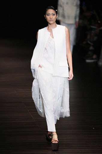 Jakarta, Indonesia - 05 Juni. Postcard by Biyan Wanaatmadja 30 Year in Fashion at Grand Ballroom Hotel Mulia. 05 Juni 2013. Senayan. Jakarta. [Foto: Mohammad Abduh/Wolipop]