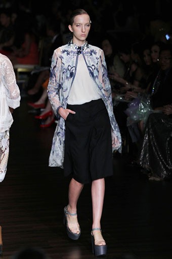 Jakarta, Indonesia - 05 Juni. Postcard by Biyan Wanaatmadja 30 Year in Fashion at Grand Ballroom Hotel Mulia. 05 Juni 2013. Senayan. Jakarta. [Foto: Mohammad Abduh/Wolipop]