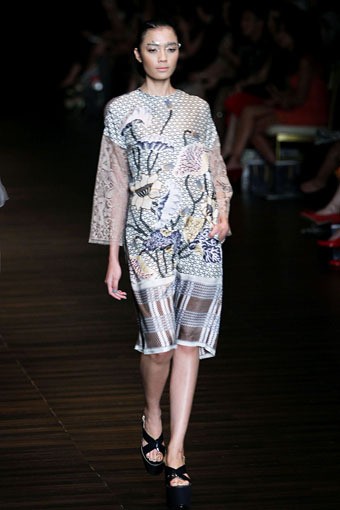 Jakarta, Indonesia - 05 Juni. Postcard by Biyan Wanaatmadja 30 Year in Fashion at Grand Ballroom Hotel Mulia. 05 Juni 2013. Senayan. Jakarta. [Foto: Mohammad Abduh/Wolipop]