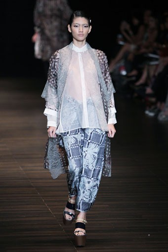 Jakarta, Indonesia - 05 Juni. Postcard by Biyan Wanaatmadja 30 Year in Fashion at Grand Ballroom Hotel Mulia. 05 Juni 2013. Senayan. Jakarta. [Foto: Mohammad Abduh/Wolipop]