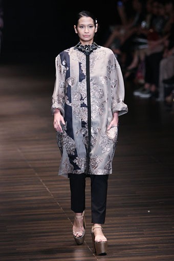 Jakarta, Indonesia - 05 Juni. Postcard by Biyan Wanaatmadja 30 Year in Fashion at Grand Ballroom Hotel Mulia. 05 Juni 2013. Senayan. Jakarta. [Foto: Mohammad Abduh/Wolipop]