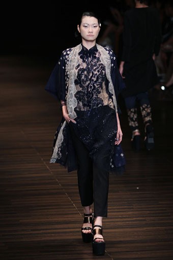 Jakarta, Indonesia - 05 Juni. Postcard by Biyan Wanaatmadja 30 Year in Fashion at Grand Ballroom Hotel Mulia. 05 Juni 2013. Senayan. Jakarta. [Foto: Mohammad Abduh/Wolipop]