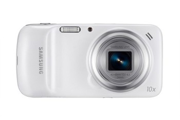     Kameranya mengandalkan kemampuan 16 MP dengan 10x optical zoom serta OIS (Optical Image Stabilization). (kredit foto: gsmarena)