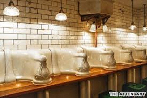 Traveling ke London, Coba Mampir ke Restoran Toilet