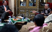 Menurut Din, di era globalisasi sekarang ini, kerjasama dengan pihak luar merupakan suatu keniscayaan. Kerjasama perlu dilakukan untuk membawa perbaikan di dalam masyarakat.