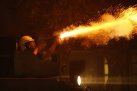 Polisi menembakan gas air mata. REUTERS/Umit Bektas.