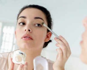 Tips & Trik Mempersingkat Waktu Make-up