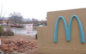 Logo M di Gerai McDonalds Ini Tidak Berwarna Kuning