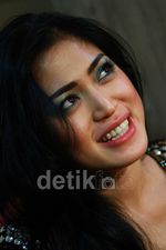 Pipi Merah Merona Jessica Iskandar