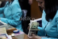 Pada pembukaan perdagangan Rabu (12/6/2013), dolar AS dibuka di posisi Rp 10.010 dibandingkan posisi kemarin di Rp 9.820 per dolar AS.