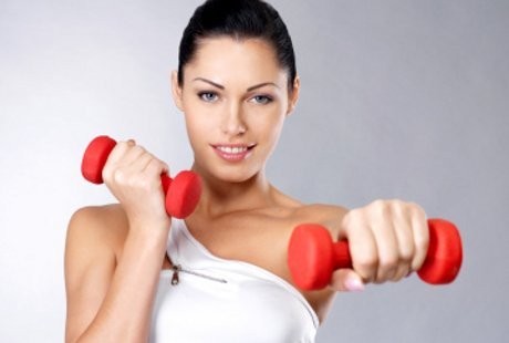 Pengeroposan Tulang pada Perempuan Bisa Dilawan dengan Bodybuilding