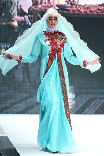 Jakarta, Indonesia - 02 Juni. Malik Moestaram Frammenti di Romance. Indonesia Islamic Fashion Fair 2013 at Jakarta Convention Center. 02 Juni 2013. Senayan. Jakarta. [Foto: Mohammad Abduh/Wolipop]