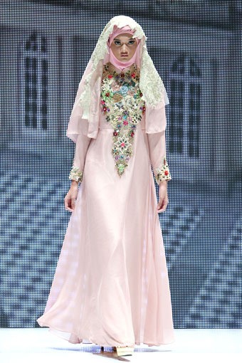 Jakarta, Indonesia - 02 Juni. Malik Moestaram Frammenti di Romance. Indonesia Islamic Fashion Fair 2013 at Jakarta Convention Center. 02 Juni 2013. Senayan. Jakarta. [Foto: Mohammad Abduh/Wolipop]