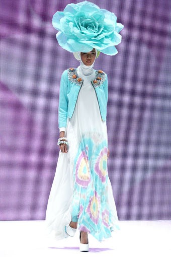 Jakarta, Indonesia - 02 Juni 2013. Dian Pelangi Ramadhan Rose. Indonesia Islamic Fashion Fair 2013 at Jakarta Convention Center. Senayan, Jakarta. [Foto: Mohammad Abduh/Wolipop]