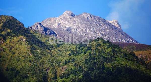 Mbah Rono: Merapi Keluarkan Asap dan Abu Itu Normal