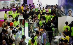 Memburu Beragam Gadget Baru di FKI dan ICS 2013