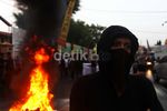 Mahasiswa Bakar Ban Tolak Kenaikan BBM