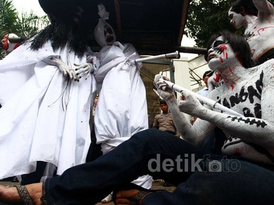 Pocong Demo Kedubes Malaysia