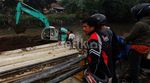 Normalisasi Kali Ciliwung Jadi Tontonan Warga
