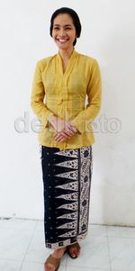 Maudy Koesnaedi Cantik Berkebaya