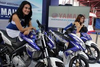 Produk dengan tampilan terbaru bertaraf internasional ini inspirasinya berkiblat pada performa gemilang tim Yamaha Factory Racing di ajang MotoGP.