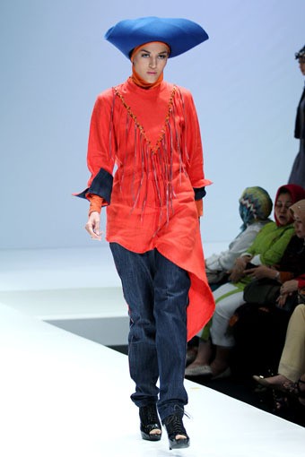 Jakarta, Indonesia - 02 Juni. Alphiana Chandrayani The Curse of the Black Pearl. Indonesia Islamic Fashion Fair 2013 at Jakarta Convention Center. 02 Juni 2013. Senayan. Jakarta. [Foto: Mohammad Abduh/Wolipop]