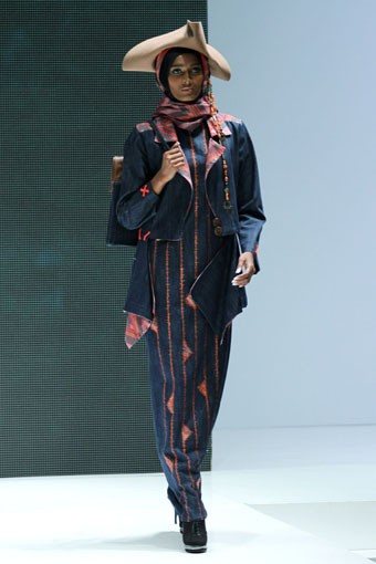 Jakarta, Indonesia - 02 Juni. Alphiana Chandrayani The Curse of the Black Pearl. Indonesia Islamic Fashion Fair 2013 at Jakarta Convention Center. 02 Juni 2013. Senayan. Jakarta. [Foto: Mohammad Abduh/Wolipop]