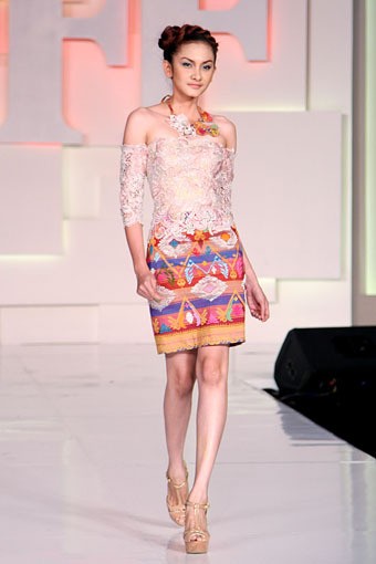 Jakarta, Indonesia - 23 Mei. Grace Fenny Modern Haritage. Jakarta Fashion & Food Festival 2013 at Mal Kelapa Gading. 23 Mei 2013. Jakarta. [Foto: Mohammad Abduh/Wolipop]