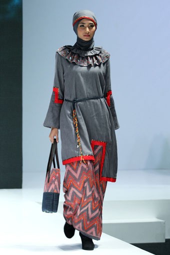 Jakarta, Indonesia - 02 Juni. Alphiana Chandrayani The Curse of the Black Pearl. Indonesia Islamic Fashion Fair 2013 at Jakarta Convention Center. 02 Juni 2013. Senayan. Jakarta. [Foto: Mohammad Abduh/Wolipop]