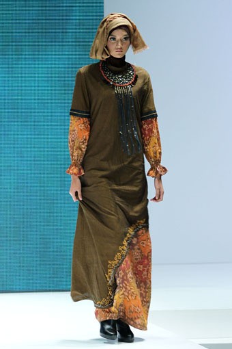 Jakarta, Indonesia - 02 Juni. Alphiana Chandrayani The Curse of the Black Pearl. Indonesia Islamic Fashion Fair 2013 at Jakarta Convention Center. 02 Juni 2013. Senayan. Jakarta. [Foto: Mohammad Abduh/Wolipop]