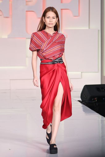 Jakarta, Indonesia - 23 Mei. Parang Kencana Electric Bloom. Jakarta Fashion & Food Festival 2013 at Mal Kelapa Gading. 23 Mei 2013. Jakarta. [Foto: Mohammad Abduh/Wolipop]