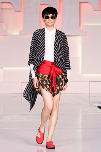 Jakarta, Indonesia - 23 Mei. Parang Kencana Electric Bloom. Jakarta Fashion & Food Festival 2013 at Mal Kelapa Gading. 23 Mei 2013. Jakarta. [Foto: Mohammad Abduh/Wolipop]