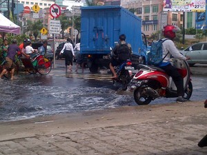 Warga Menilai Banjir di Mangga Dua Bukan dari Rob