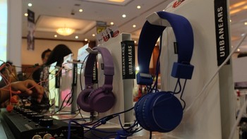 Untuk mendapatkan headphone Urbanears ini Anda hanya perlu merogoh kocek Rp 560 ribu selama pameran berlangsung, dari harga normal Rp 699 ribu.