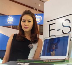 Hot Babes di ICS-FKI 2013