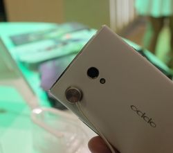 OPPO Pamer Ponsel Android dengan Kamera Depan 5 MP