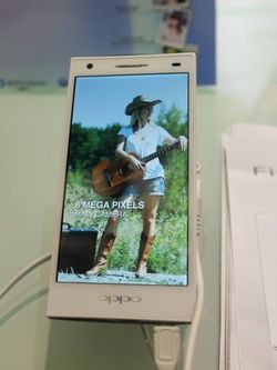 OPPO Pamer Ponsel Android dengan Kamera Depan 5 MP