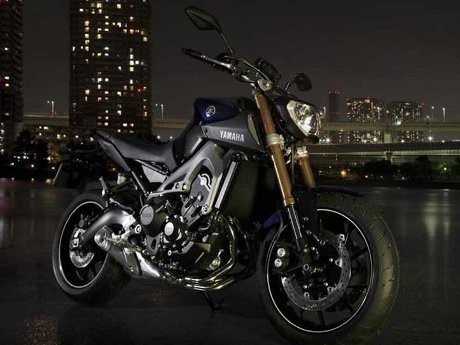 Tampang Garang Moge Yamaha MT-09