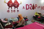 Mejeng di Mal Sambil Beramal Sumbangkan Darah