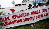 Para pendemo menolak kenaikan harga BBM.