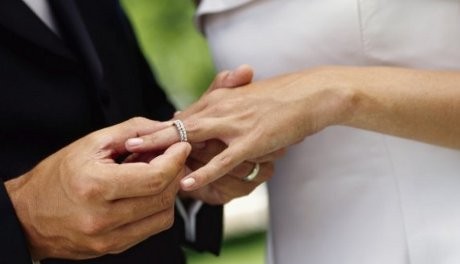 Jadi Pasangan Hidup Seleb, Siap Berasa Dinikahi Bang Toyib?