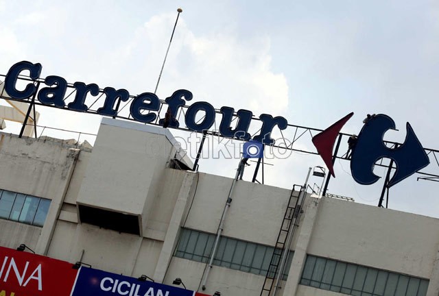 Di Carrefour, BBM Dijamin Tidak Naik