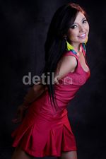 Manda Cello, Seksi dan Menggoda