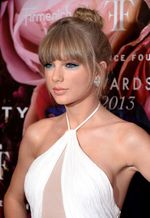 Taylor Swift Makin Mirip Barbie