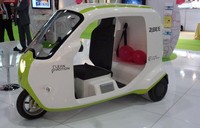 Dinamakan Zbee, bajaj ramah lingkungan ini merupakan hasil kunjungan Presiden SBY ke Swedia beberapa waktu lalu. Kedatangan SBY pun bertujuan untuk menjalin kerja sama di berbagai bidang, salah satunya adalah menciptakan era kendaraan ramah lingkungan di Indonesia dengan menhadirkan Zbee. (dok Clean Motion)