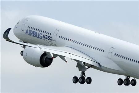 Siap Saingi Boeing, Airbus Terbaru A350 Sukses Terbang Perdana