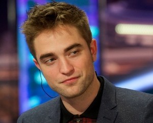 Gantikan Jude Law, Rob Pattinson Dibayar Rp 118 M untuk Jadi Model Dior
